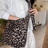 Корейская холщовая сумка с леопардовым принтом в стиле Ins для женщин, осенне-зимняя сумка через плечо большой вместимости для студентов колледжа, чтобы ходить на работу, игрушки для занятий