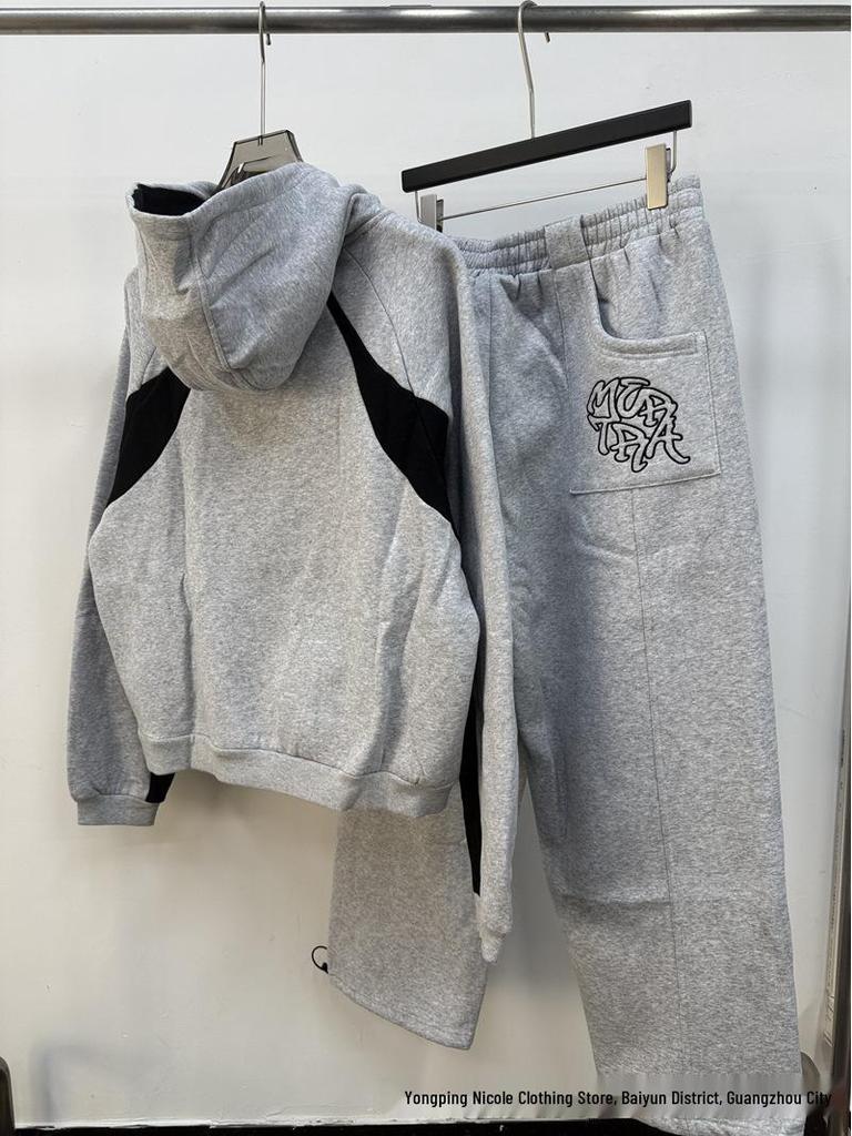 Спортивный костюм Mertra Color-Block: Комплект: Толстовка с капюшоном и свободные спортивные брюки