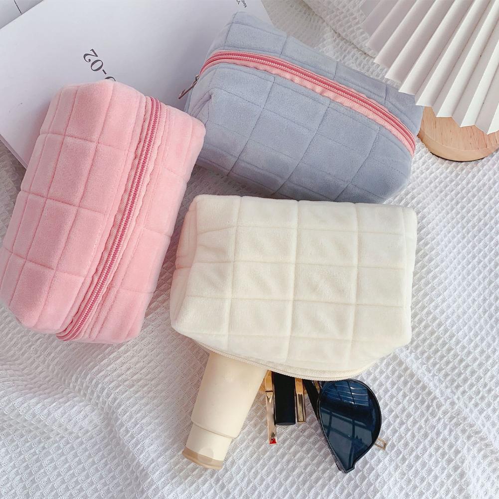 Solid Fur Cosmetic Storage Bag Large Capacity For Women Makeup Organizer Handbag Portable Travel Make Up Toiletry Punch