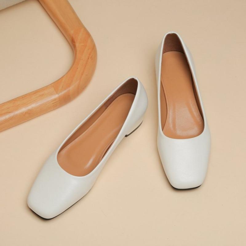 New Oversized Square Toe Single Shoes with Thick Heels and Shallow Mouthed Grandma's Shoes, Comfortable Low Heels, All Season Women's Shoes
