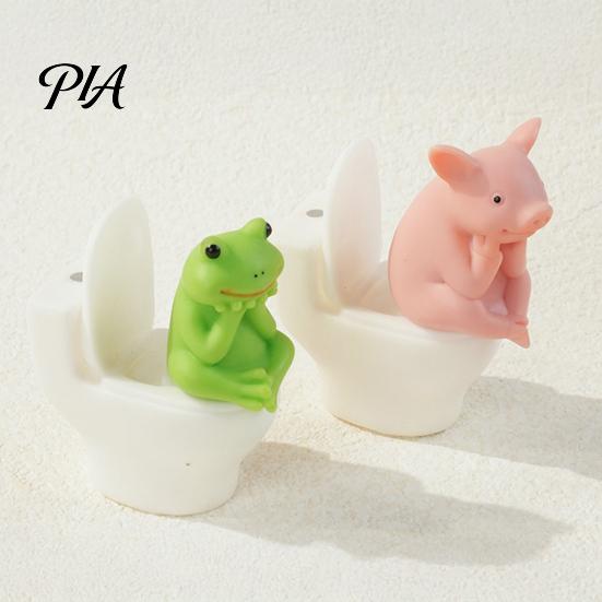 Unique Shelf Display Items 2Pcs Resin Meditation Pig And Frog Figurines, Funny Toilet Animal Ornament for Desktop Cute Desk Decompression Ornaments