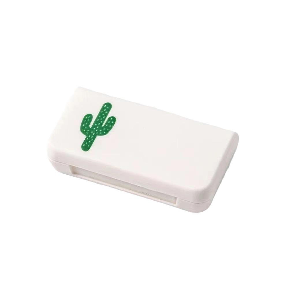 Компактный дорожный органайзер для таблеток с надежными отделениями