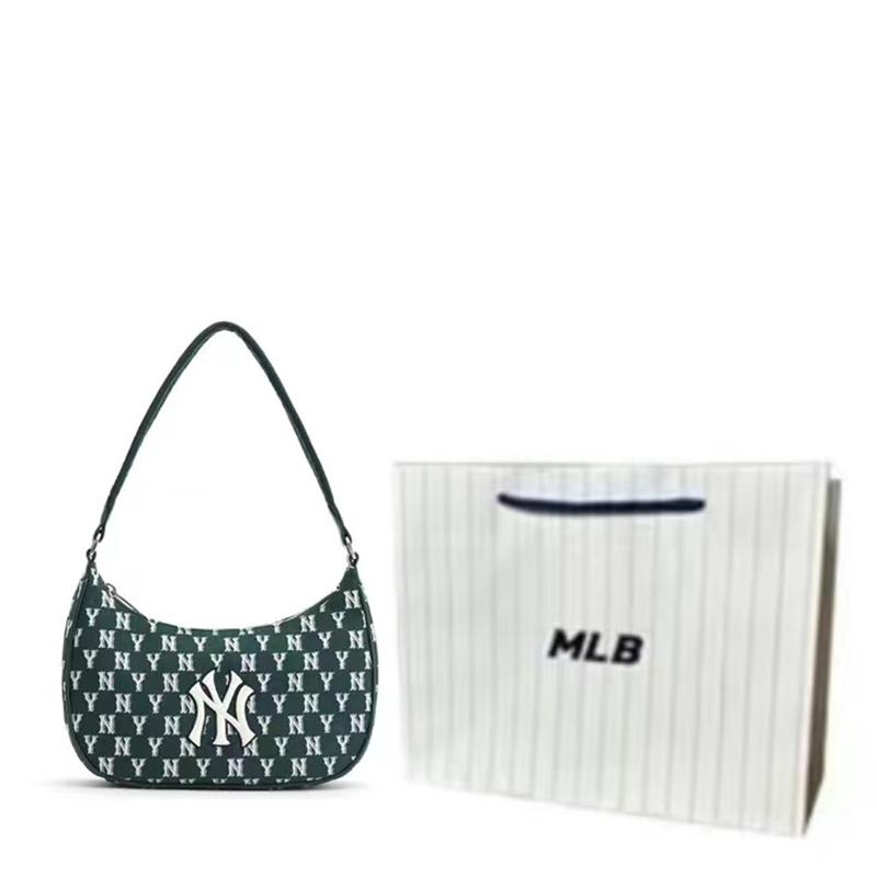 MLB New York Yankees Couple Fashion Casual Vintage Classic Interwoven Letter Faux Leather Tote Bag Unisex bags Dark-Green 3ABQS102N-50GND