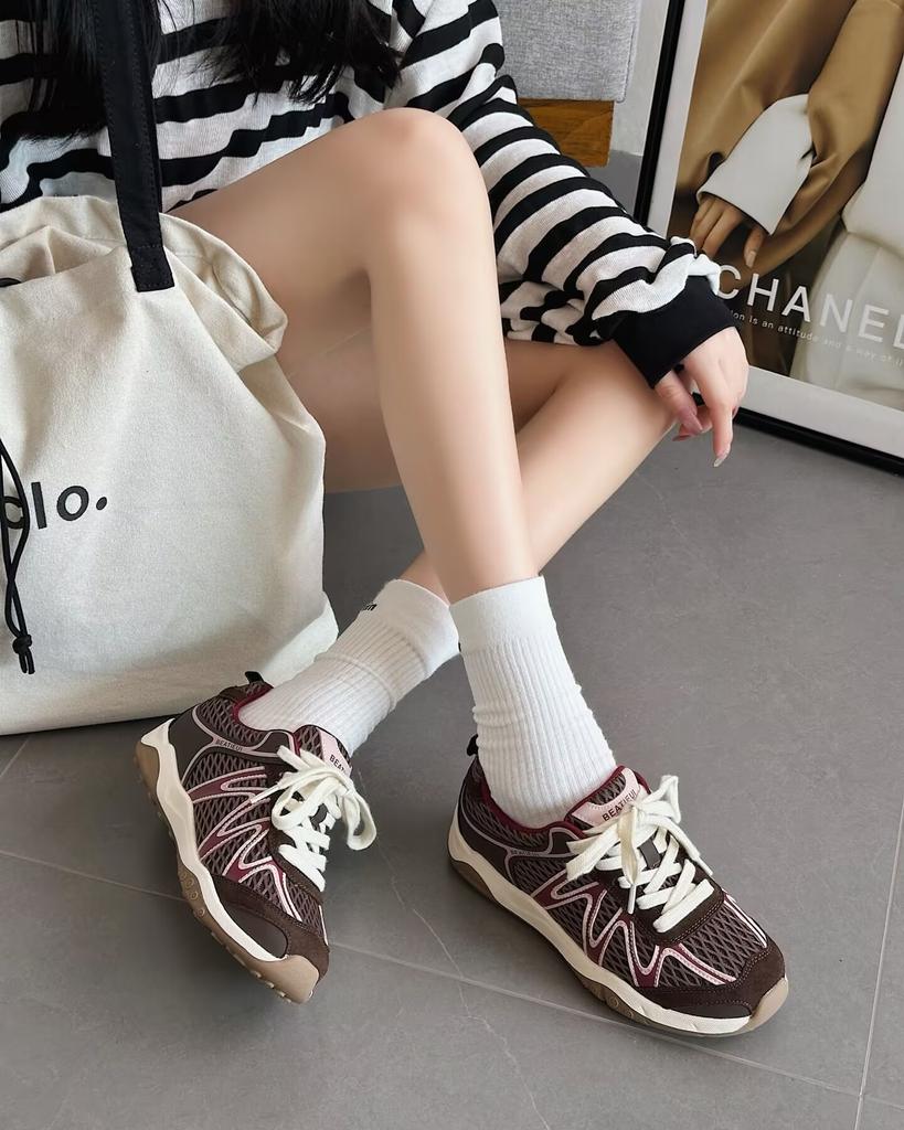 Ретро контрастная цветная вставка на плоской подошве немецкие тренировочные туфли женские 2025 новые сетчатые дышащие удобные универсальные повседневные кроссовки Форрест Гамп