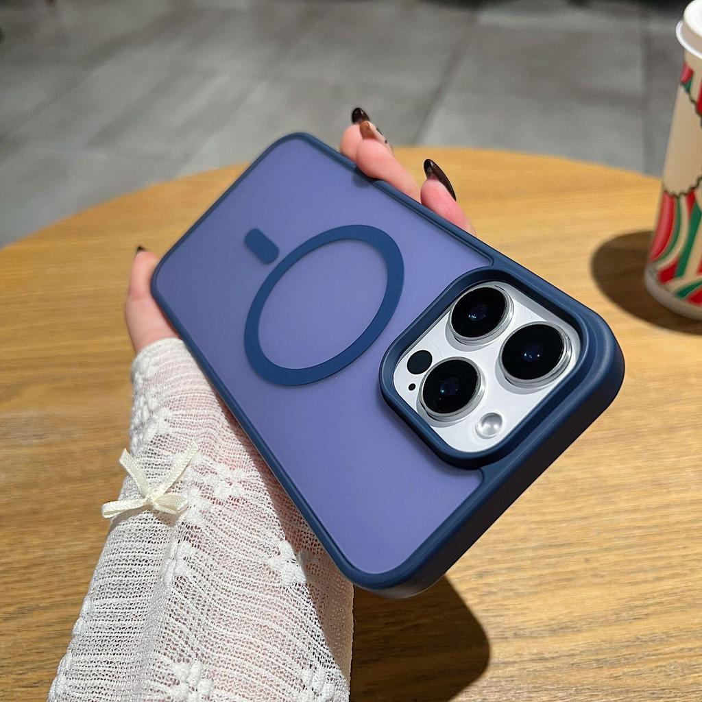 Матовый Магнитный Чехол для iPhone 15 Pro Max, Защита от Падений, Совместим с Apple 17