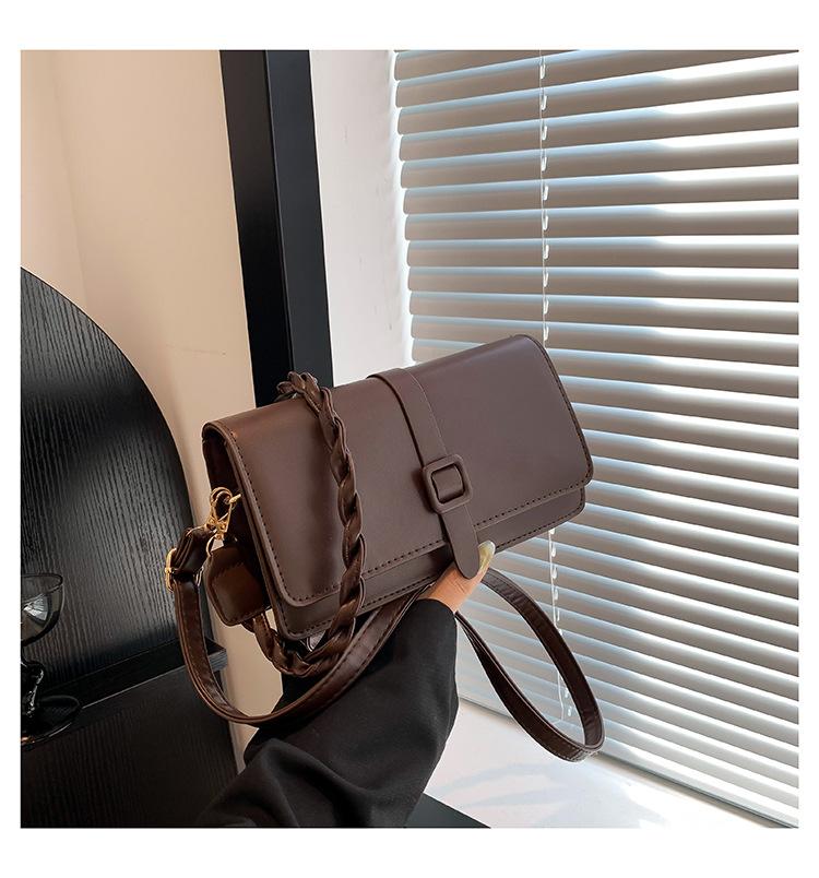 Осенью и зимой популярная маленькая сумка женская 2024 новая модная корейская версия универсальная сумка-мессенджер интернет знаменитости плечо мода маленькая