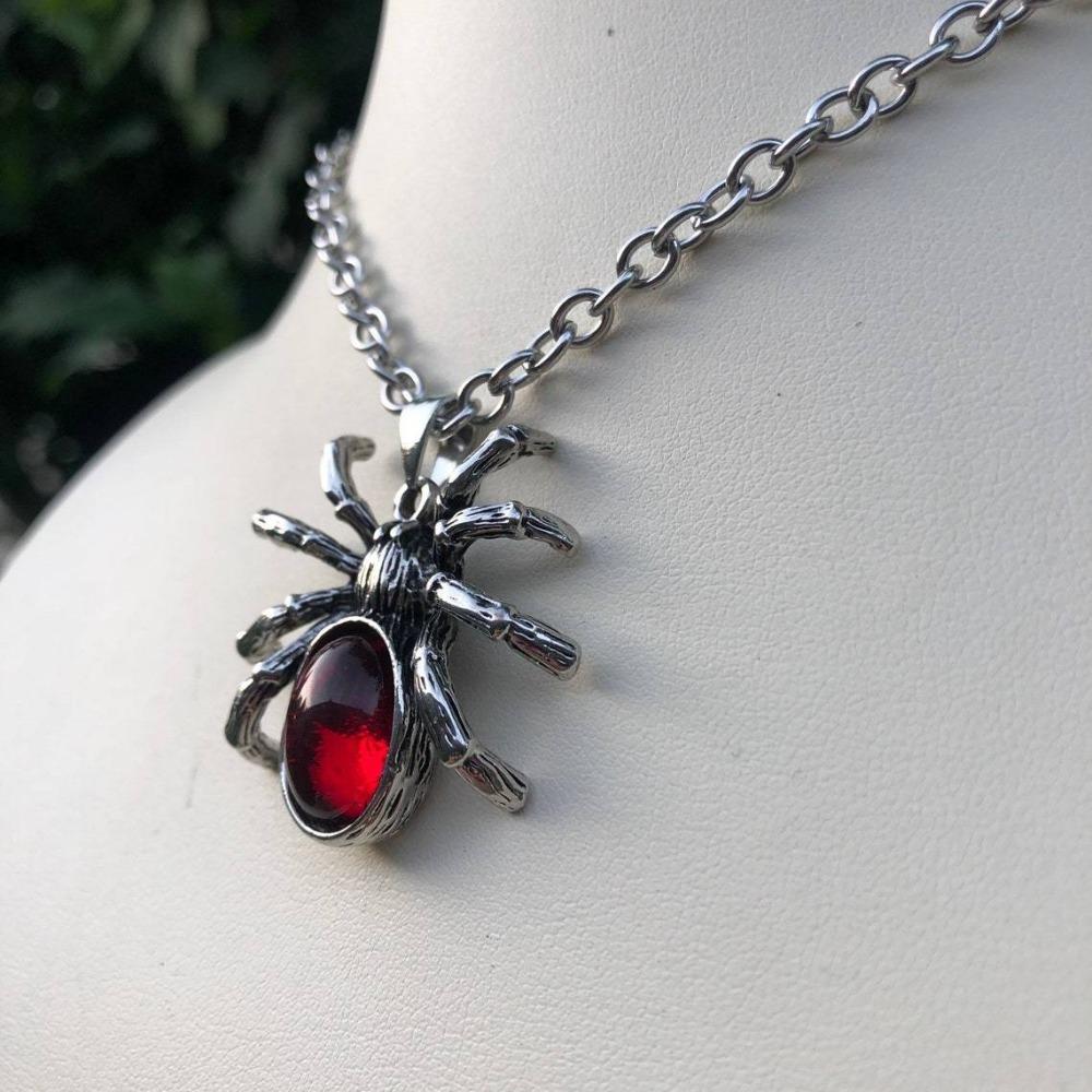 Gothic Punk Sliver Simulation Spider Insect Red Oval Crystal Pendant Necklace for Women Men Hallowmas Jewelry Accessories