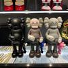 Kaws Кукла-фигурка держащаяся за руки и обнимающаяся Коллекционный орнамент