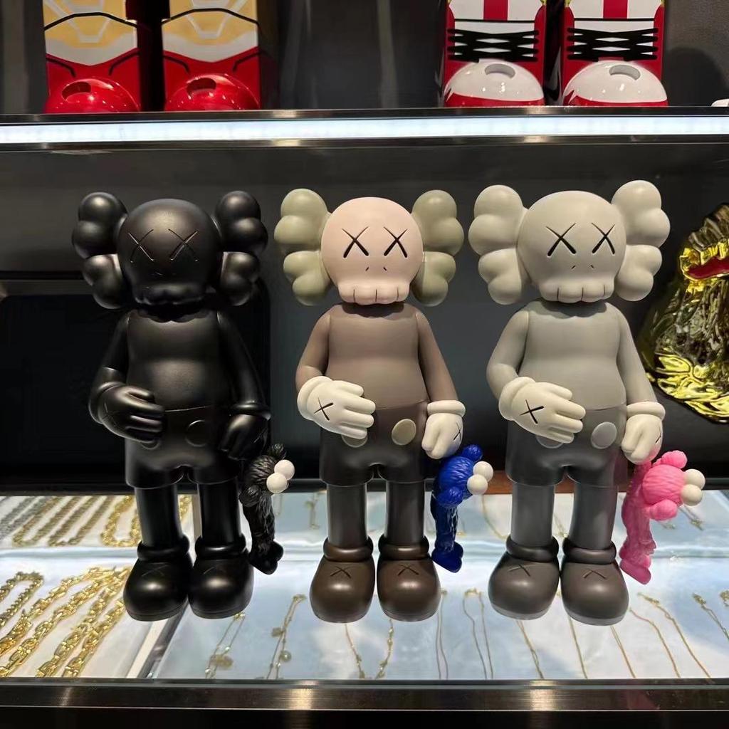 Kaws Кукла-фигурка держащаяся за руки и обнимающаяся Коллекционный орнамент