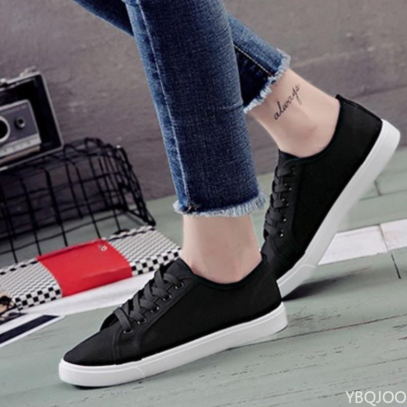 Модные однотонные дышащие туфли на плоской подошве для весны-лета, новая повседневная плоская подошва, универсальные простые удобные женские кеды