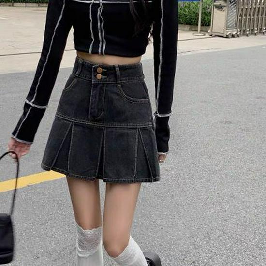 Юбка из денима с высокой талией и вышивкой на лето — стильный облегающий крой с поясом