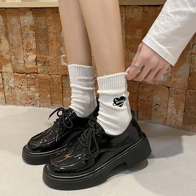 Осенние новые черные маленькие кожаные туфли женские ретро маффины повседневные туфли