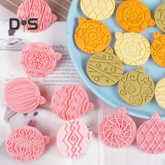 10 stks/set Kerstbal Cookie Cutter Mold Food Grade PP Vaatwasmachinebestendig Druk DIY 3D Fondant Cookie Maker Mold Keuken Bakken Tools