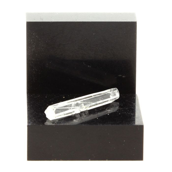 Pierres et Minéraux. Quartz. 3.57 ct. La Gardette Mine, Bourg d'Oisans, Isère, France.