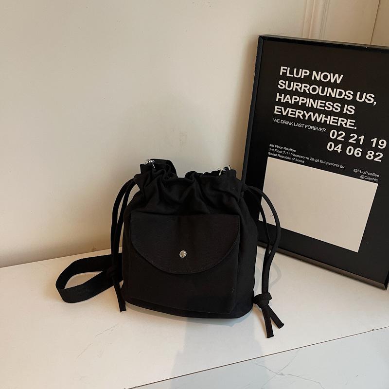 Personalized Bag Women's 2025 New Korean Version of Fashion Pleated Niche Bucket Bag Casual Spring Shoulder Messenger Bag Tide