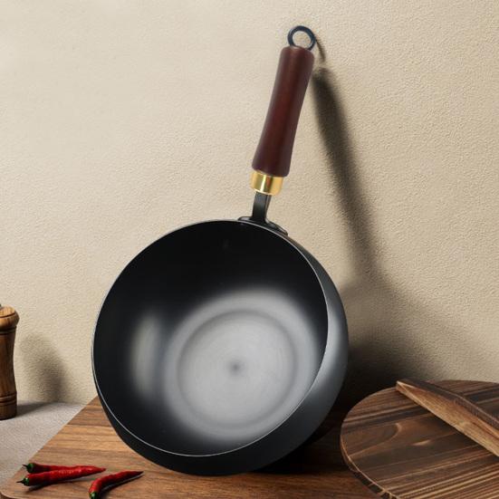 Non-Stick Iron Wok with Wood Handle Traditional Forged Iron Pot for Gas & Induction Stoves Rust-Resistant Uncoated Deep Pot for Frying Stir-Frying