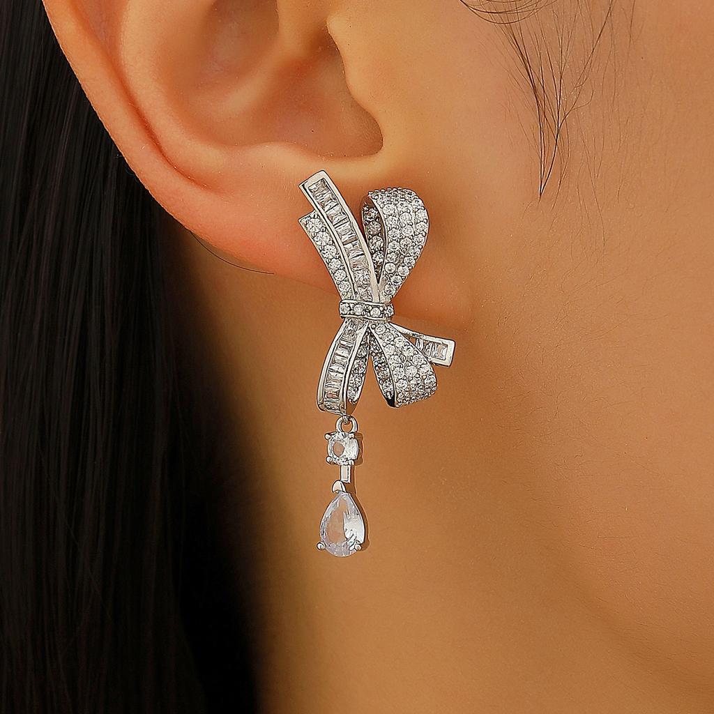 2025 Легкая роскошь, хай-энд, серьги-пусеты с бантом и бриллиантами, серьги-капли, темпераментные, универсальные, интернет-знаменитость, персонализированные серьги