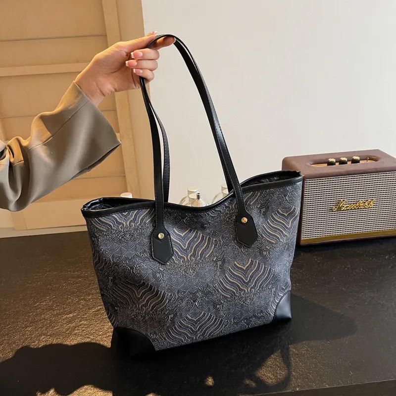 WTEMPO Chinese-style Large-capacity High-end Niche Design Women's Tote Bag New Commuter Single-shoulder Bag for Women