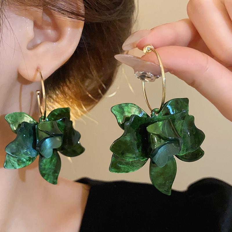 Серьги-кольца с цветами из смолы для женщин, темпераментные, с крючком для уха, художественный темперамент, легкая роскошь, ювелирные изделия в стиле фейрикор