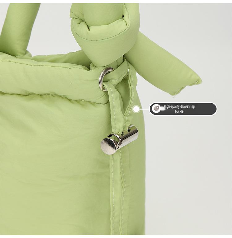 Трендовая нишевая пуховая сумка кроссбоди - Легкая, универсальная, однотонная наплечная сумка для повседневной носки