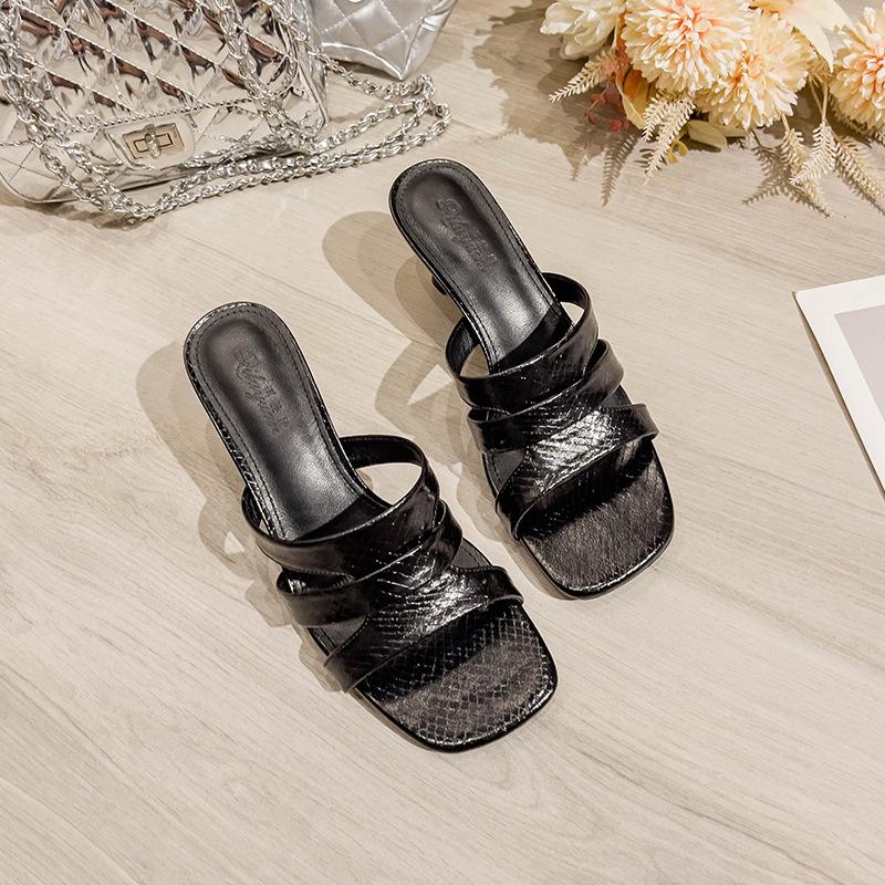 Женские шлепанцы на высоком каблуке 2025 новая летняя уличная мода тонкий каблук шлепанцы с квадратным носком летние прохладные шлепанцы