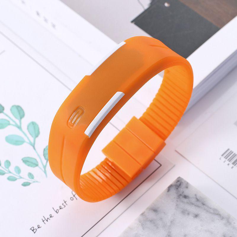 Стильные детские цифровые светодиодные силиконовые часы с регулируемым ремешком и прямоугольным циферблатом