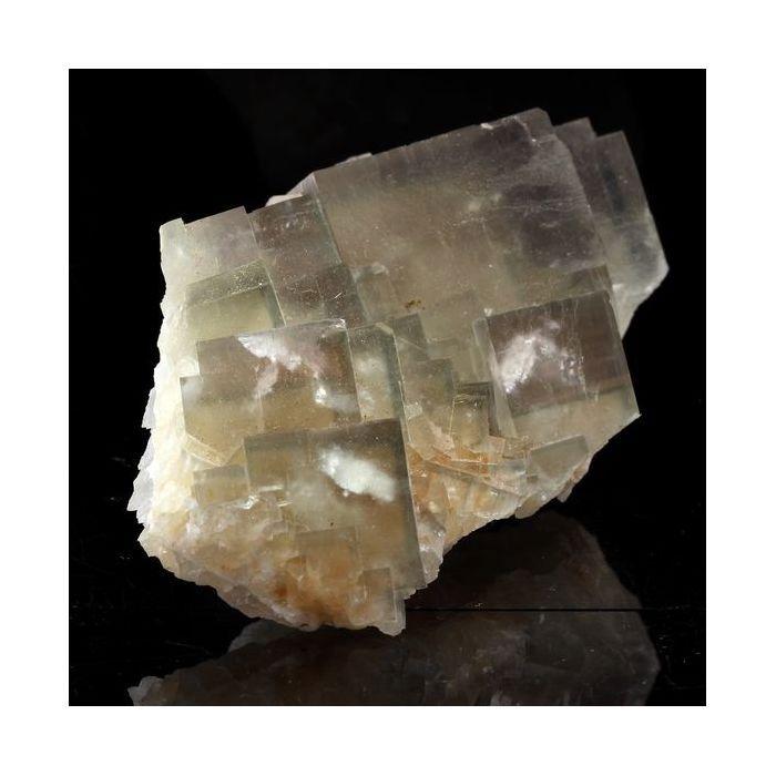 Pierres et Minéraux. Fluorite. 1280.0 ct. L'Avellan mine, Var, France.