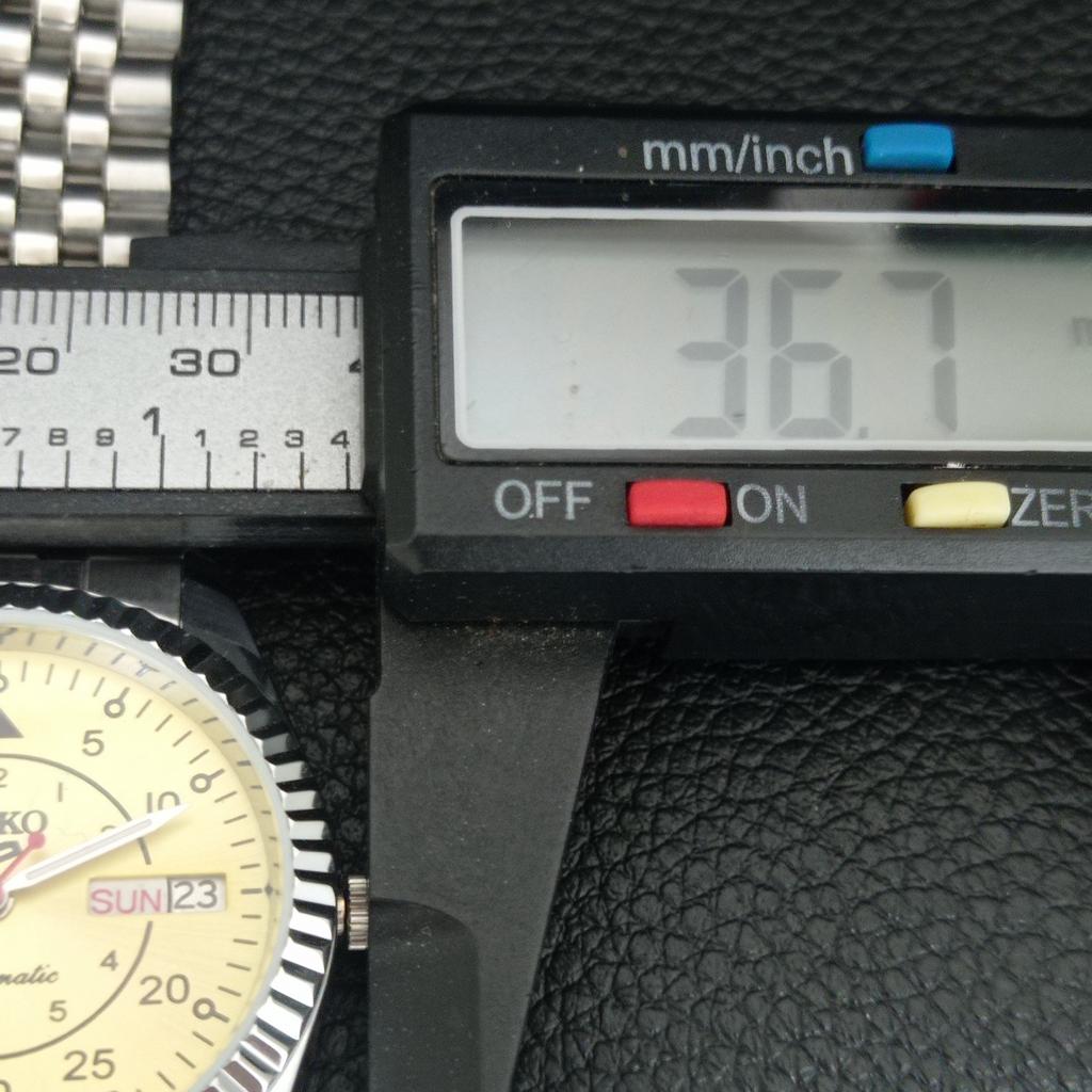 АВТОМАТИЧЕСКИЕ ВИНТАЖНЫЕ ВОССТАНОВЛЕННЫЕ МУЖСКИЕ ЧАСЫ SEIKO 5 ЯПОНИЯ ЗОЛОТОЙ ЦИФЕРБЛАТ a444731-1