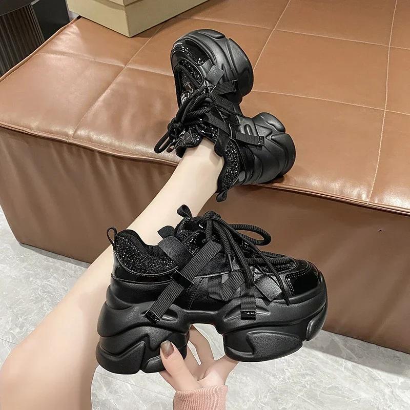 Женские блестящие красные массивные кроссовки, зимние теплые меховые туфли на высокой платформе, женские повседневные туфли на танкетке для папы, кожаные спортивные кроссовки 8 см