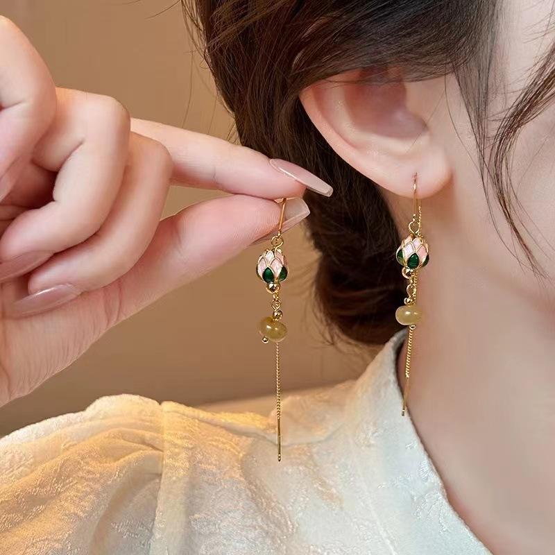 Модные серьги, легкие роскошные длинные серьги в стиле ретро, ​​свежие и милые серьги, элитные серьги в подарок.