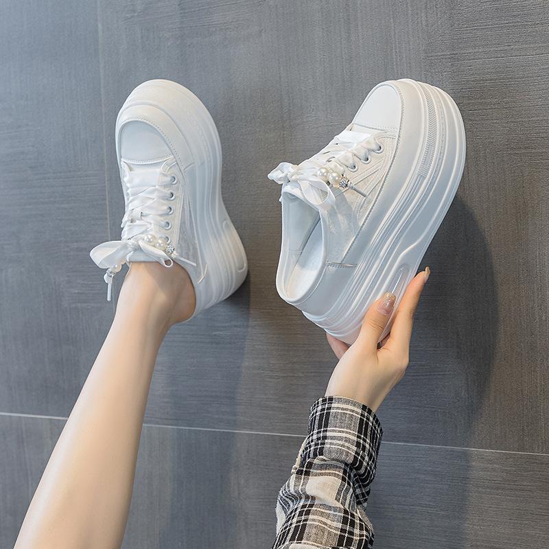 Тапочки Baotou, женская верхняя одежда, толстая подошва, кексы, лето 2024, новые нежные, полуподносы, маленькие белые, ленивые, внутренние, увеличивающие рост, женские туфли