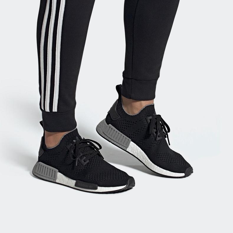 adidas NMD_R1 Primeknit 'Two Tone Boost - Черный' EE5075