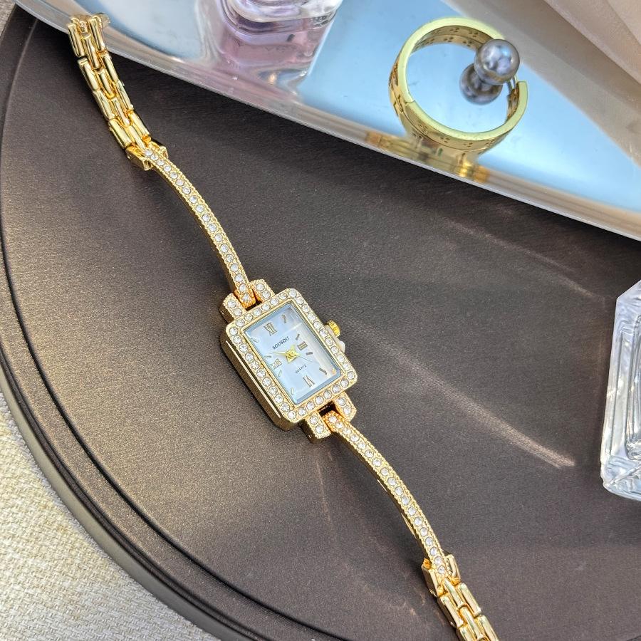 Alloy Bracelet Watch Square Medieval Exquisite Quartz Watch Women's Light Luxury Watch