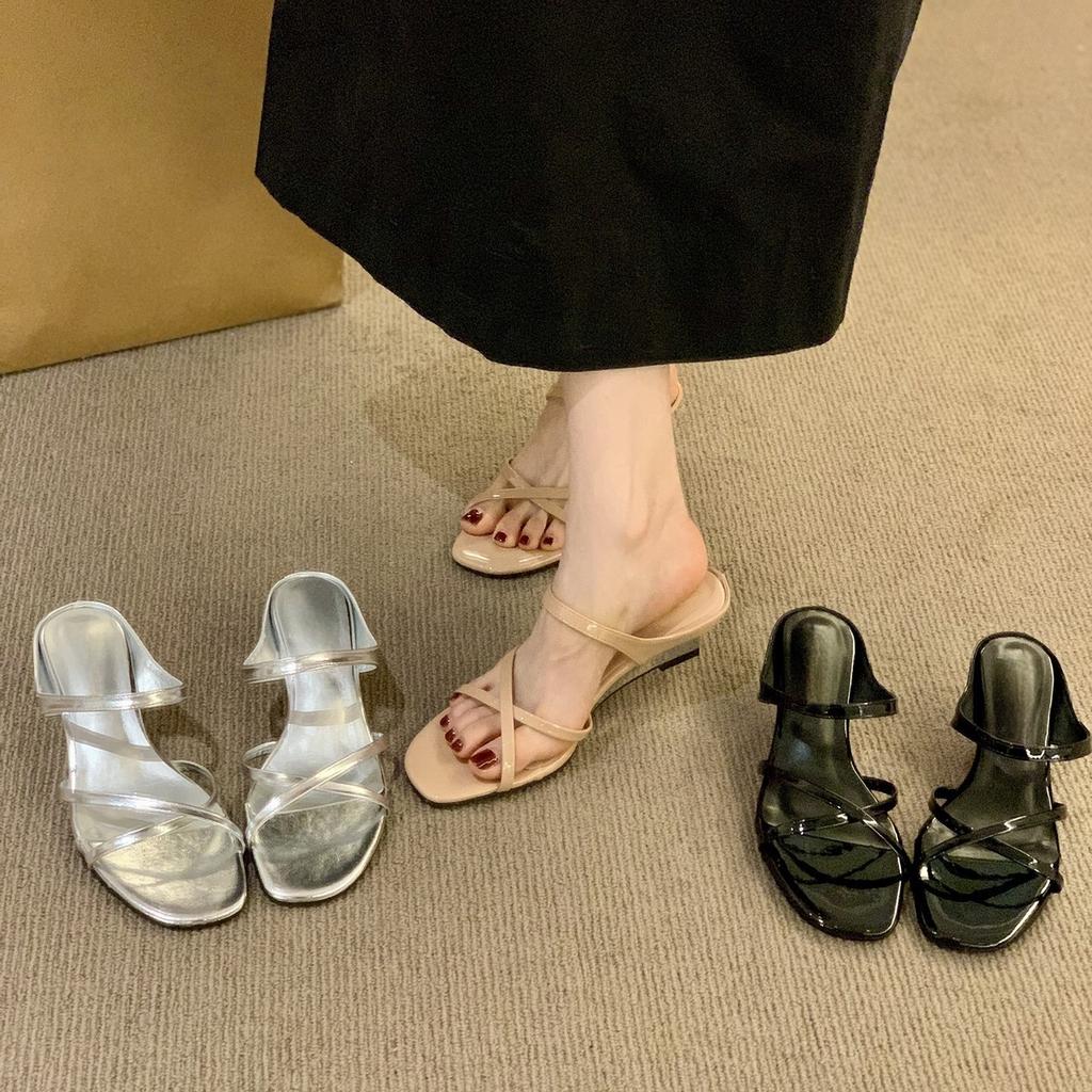 Тапочки на танкетке женские летние 2025 новый сказочный стиль нежный крест с высококлассным темпераментом сандалии