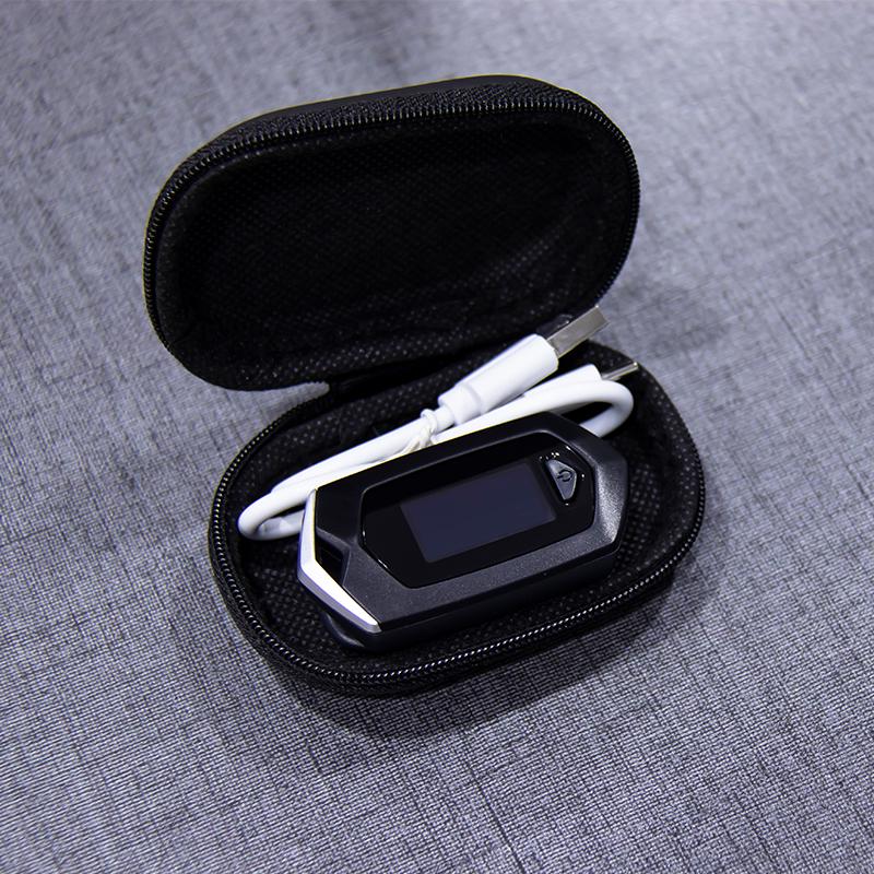 Пульсоксиметр на палец с кейсом для хранения (со встроенным аккумулятором)