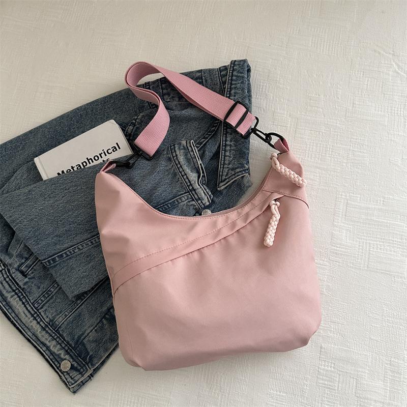 Nylon Cloth Large-Capacity Fashion Bag Women'S Early Spring Versatile Shoulder Messenger Tote Bag