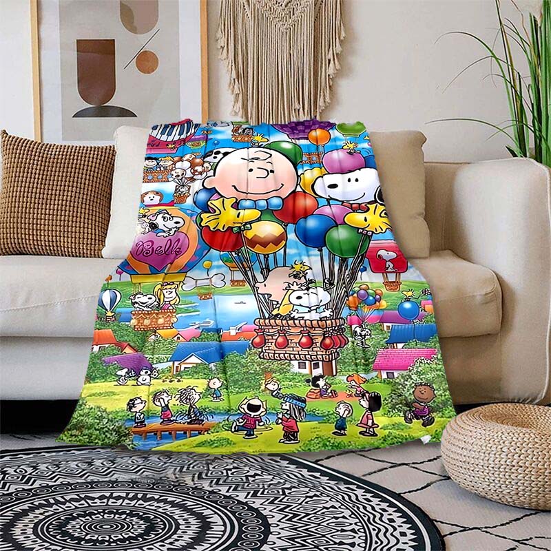 This adorable 3D Snoopy cartoon flannel blanket is comfortable and soft, perfect for use in bedrooms, beds, sofas, picnics, and