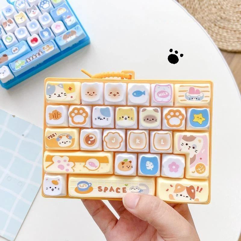 New 26 Grid Keyboard Keycap Clicker Keychain Backpack Pendant Funny Fidget Keyboard Anti Stress Keychains Bag Charms Gift