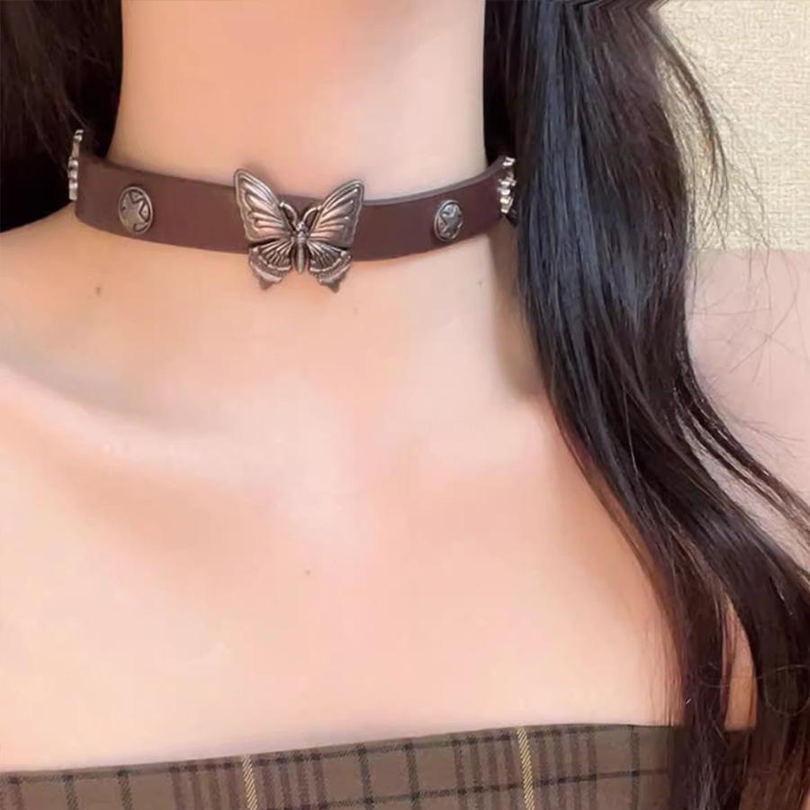 Love Heart Rivet Punk Choker Necklace - Y2K Subculture Clavicle Chain