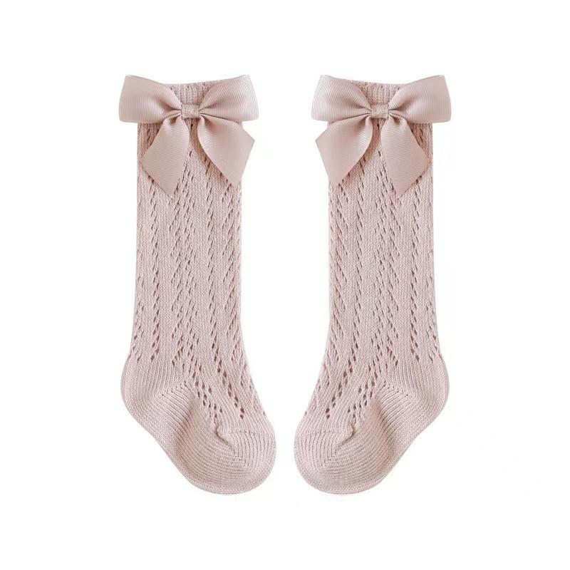 Новые летние детские носки с бантом для девочек ясельного возраста, длинные гольфы, мягкие хлопковые ажурные детские сетчатые носки принцессы для детей от 0 до 5 лет