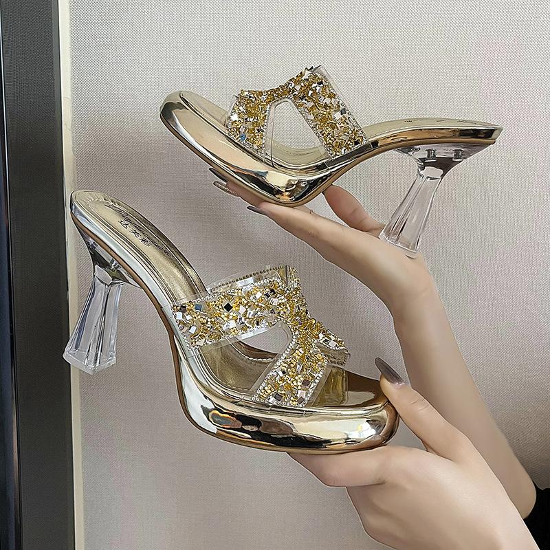35-42 большие тапочки на высоком каблуке кристалл и водонепроницаемый стол лето 2025 новый сексуальный односимвольный дрэг