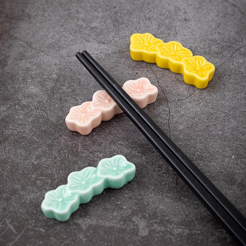 1 шт. Керамический держатель для палочек для еды с цветами сакуры, ложка, вилка, подставка для палочек для еды, кухонные принадлежности, столовые приборы, украшение обеденного стола