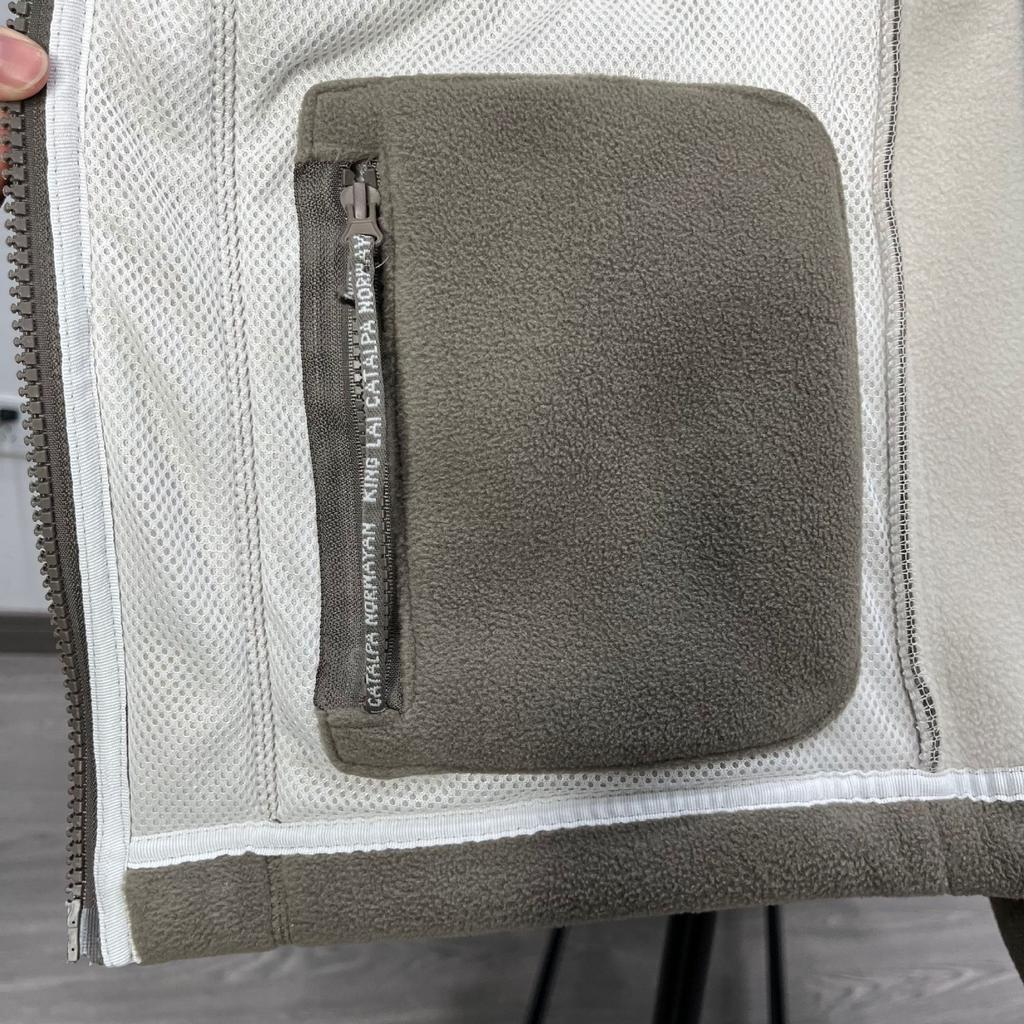 Весенний сезон с толстой флисовой и теплой флисовой курткой, двухслойной хлопковой курткой, плотной курткой, воротником-стойкой, защищающим от холода, курткой с множеством карманов