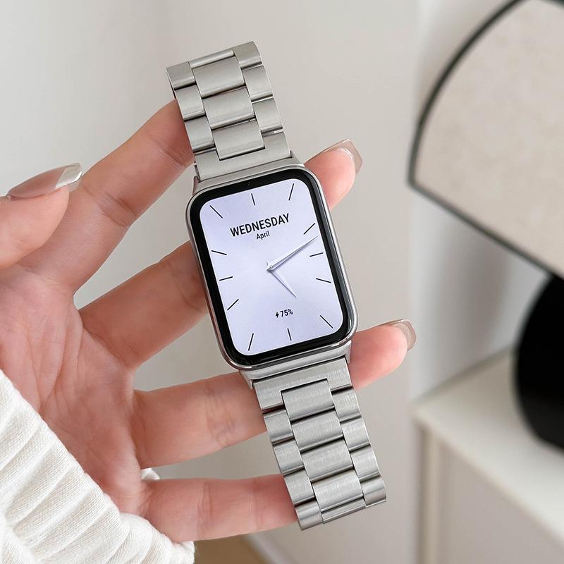 Магнитный металлический ремешок для Xiaomi Band 9 Pro, 8 Pro и Redmi Watch 5 - Тонкий трехзвенный дизайн.