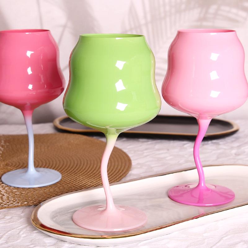 Бокал для вина в китайском стиле на высокой ножке с ретро-твистом