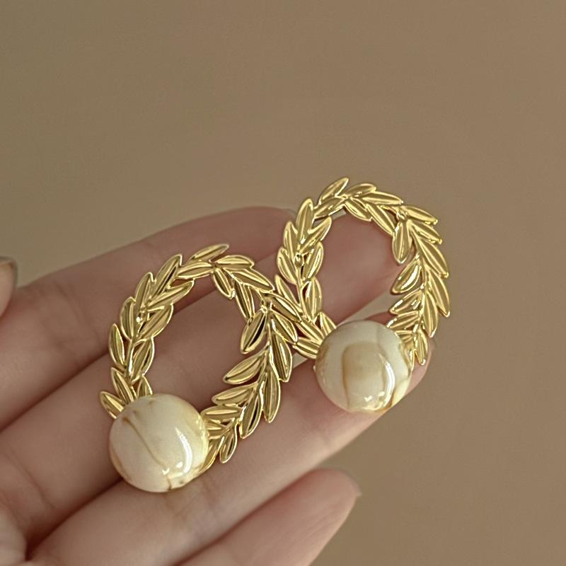 Maillard Style Coffee Colored Geometric Flower Heart Earrings Fashionable Temperament Earrings Retro High-end Earrings