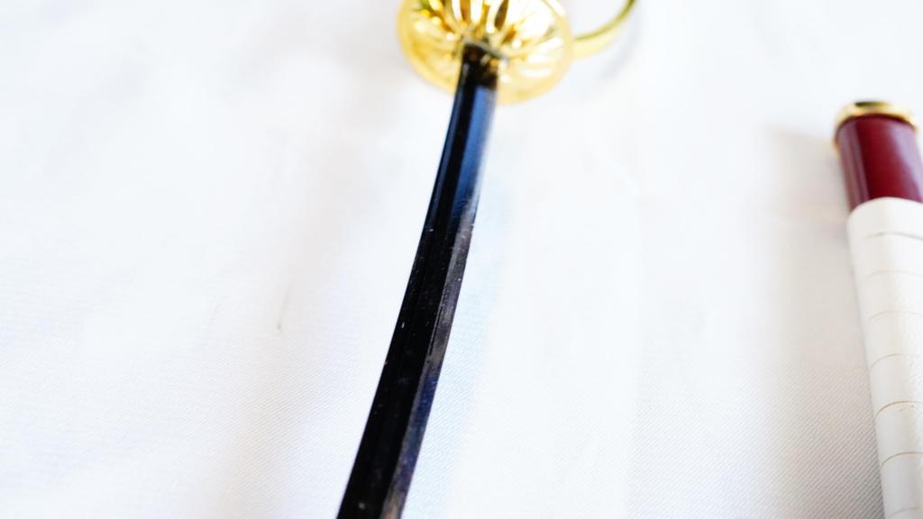 Гриффон Шанкс Ван Пис Мини Оружие Меч Лук Стрела Щит Аксессуары Брелок Фигурка Кукла Дисплей Украшение Аниме Игра Сплав Игрушка Металлическая Миниатюра