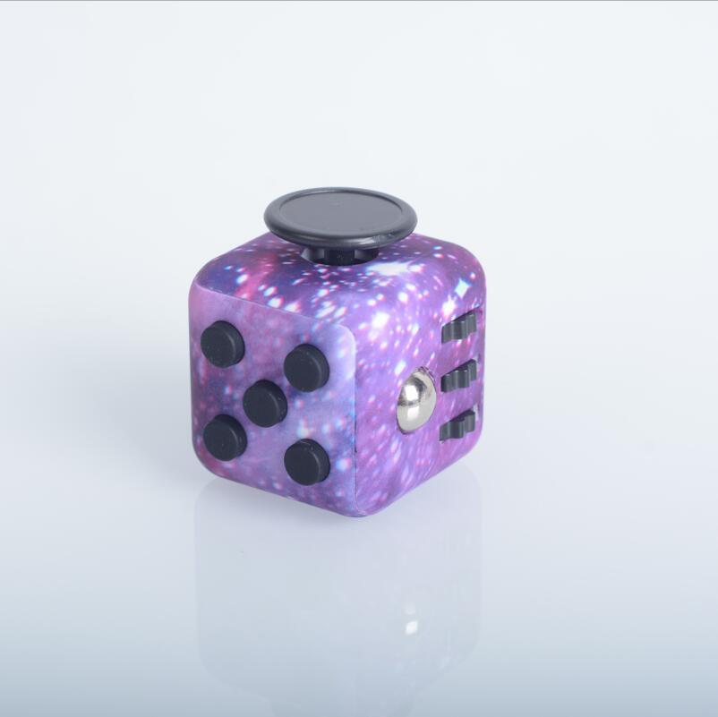 Игрушка Fidget Cube, снимающая стресс, тревогу и давление, отлично подходит для взрослых и детей [идея подарка] [расслабляющая игрушка] [средство для снятия стресса] [мягкий материал]