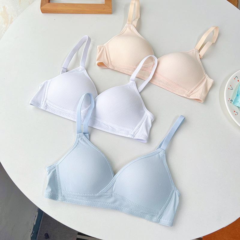 Japanese simple small fresh student high school girl bra no steel ring no trace light and comfortable triangle cup underwear