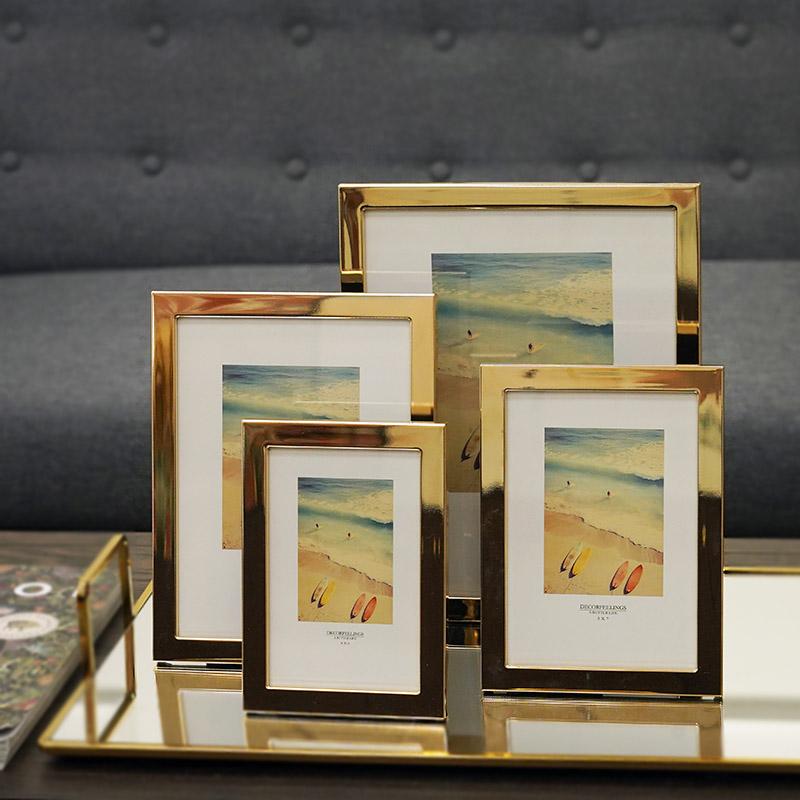 Маленькая фоторамка для настенного крепления с плексигласом Металлическая фоторамка для фотографий Фотодекор